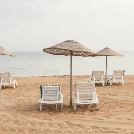 Apartment In Thalassa & Retreat *