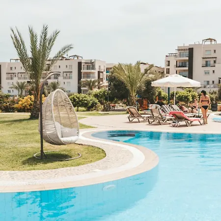 Apartment In Thalassa & Retreat