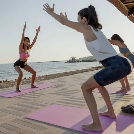 In Thalassa & Retreat