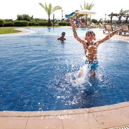 In Thalassa & Retreat Apartment *