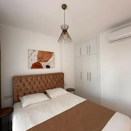 Apartment Spacious In Thalassa & Retreat *