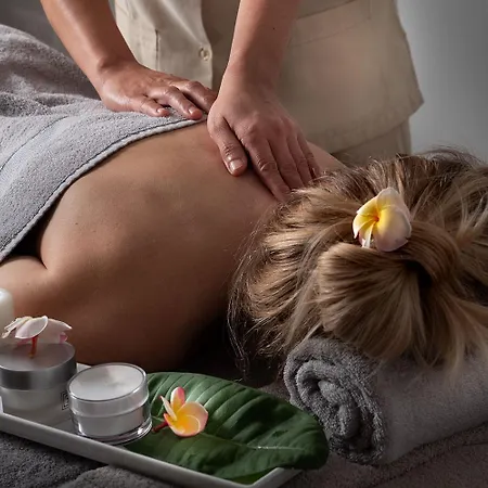 In Thalassa & Retreat *