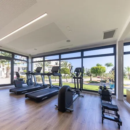 Spacious In Thalassa & Retreat 아파트