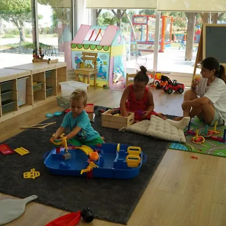 Spacious In Thalassa & Retreat 아파트 *