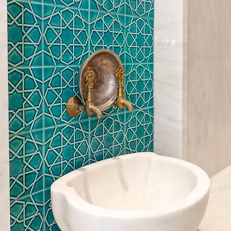 In Thalassa & Retreat