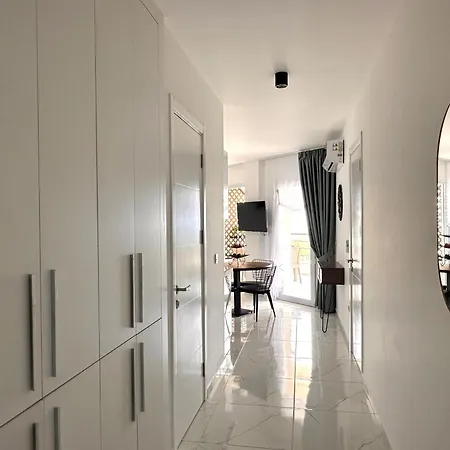 아파트 Spacious In Thalassa & Retreat
