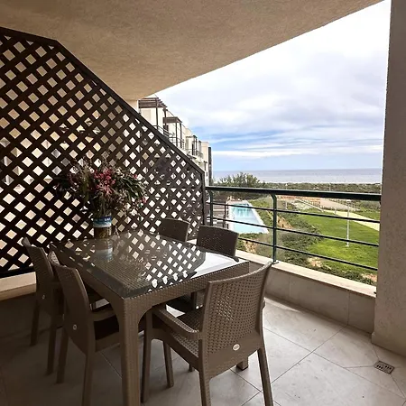 Spacious In Thalassa & Retreat 아파트