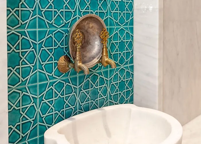 In Thalassa & Retreat